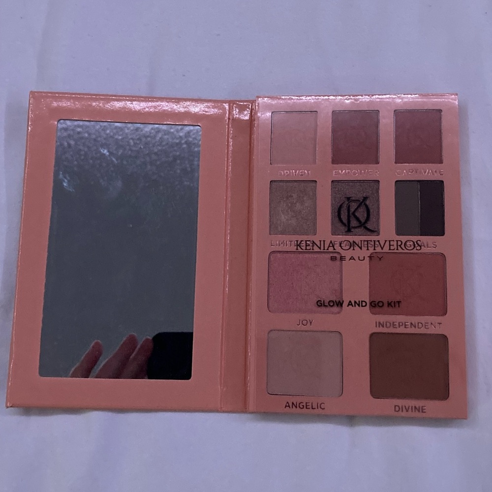 Kenia Ontiveros Glow and Go Kit Eyeshadow & Face Palette